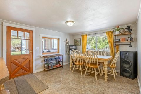 Tiny photo for 2555 SE Paulina Highway, Prineville, OR 97754 (MLS # 220221626)