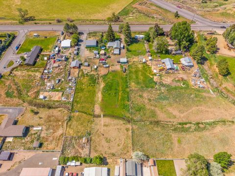 Tiny photo for 2555 SE Paulina Highway, Prineville, OR 97754 (MLS # 220221626)