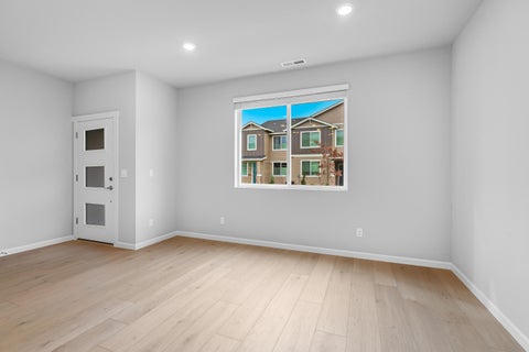 Tiny photo for 749 NW Upas Avenue, Redmond, OR 97756 (MLS # 220227229)