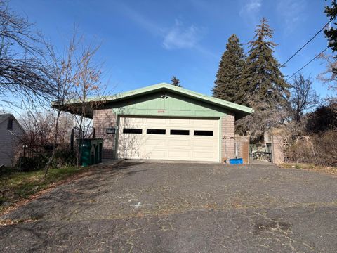 Photo of 2051 Del Moro Street, Klamath Falls, OR 97601 (MLS # 220212789)