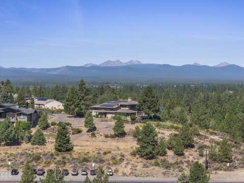 Tiny photo for 61576 SW Longview Street, Bend, OR 97702 (MLS # 220226826)