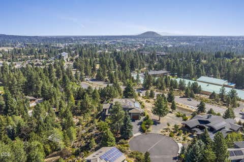 Tiny photo for 61576 SW Longview Street, Bend, OR 97702 (MLS # 220226826)