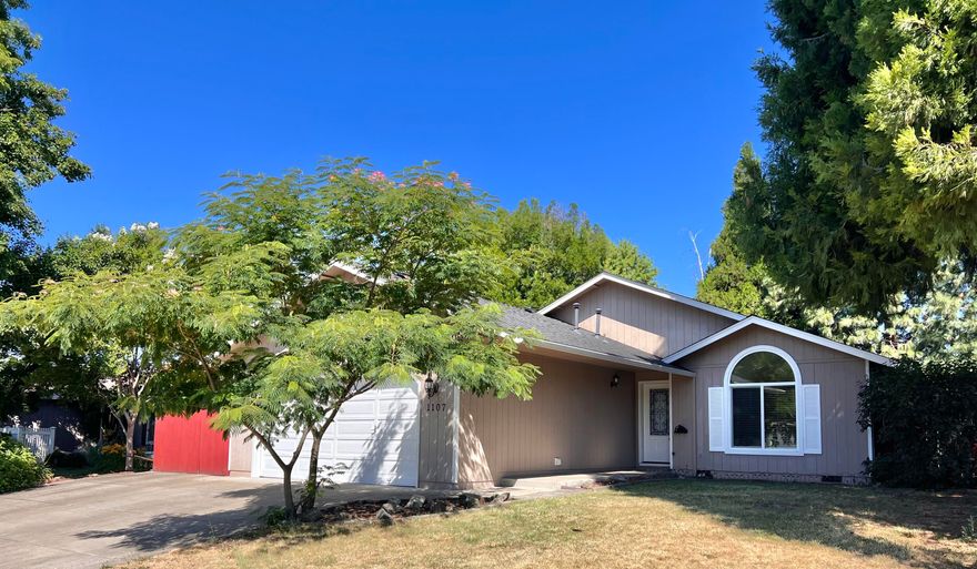 Move in Ready! Kitchen features Corian counter tops, black appliances, new dishwasher, new range
hood, and breakfast bar. Guest Bath with tub/shower, skylight and Corian counters. Main bathroom
with Corian counters, shower and skylight. Family room at the front of the home with Vaulted Ceilings.
Large backyard for entertaining, gardening and playing. Covered back patio great for barbecues or just
sitting and relaxing. RV parking with gates. Great location near shopping and restaurants.