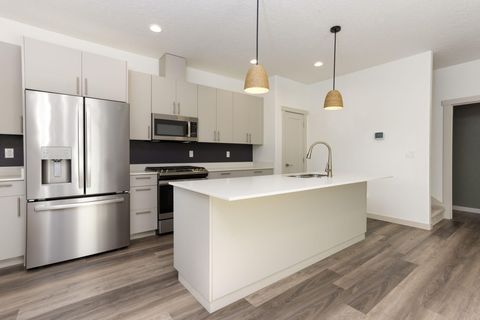 558 NW 28th Court Redmond OR 97756