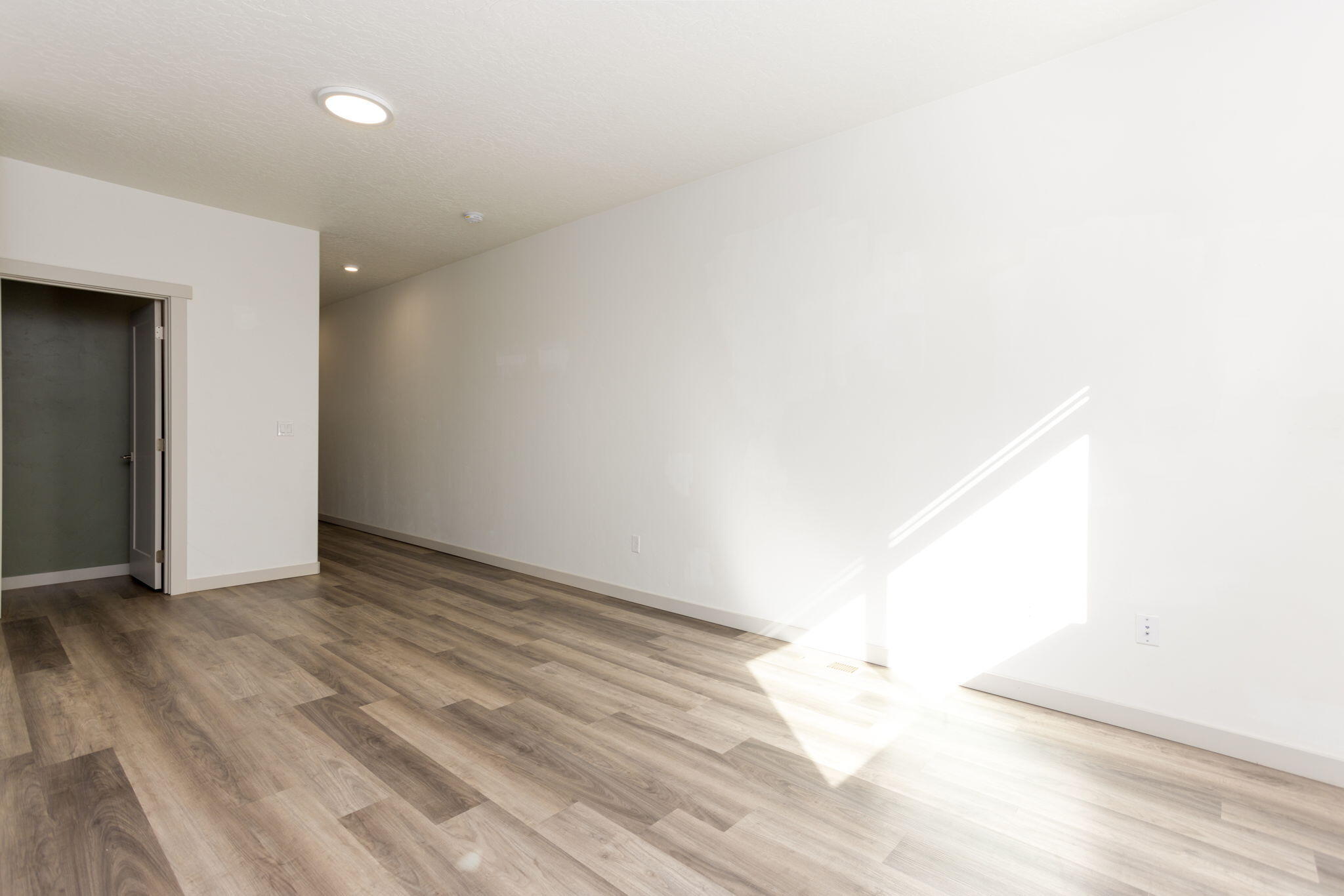 558 NW 28th Court