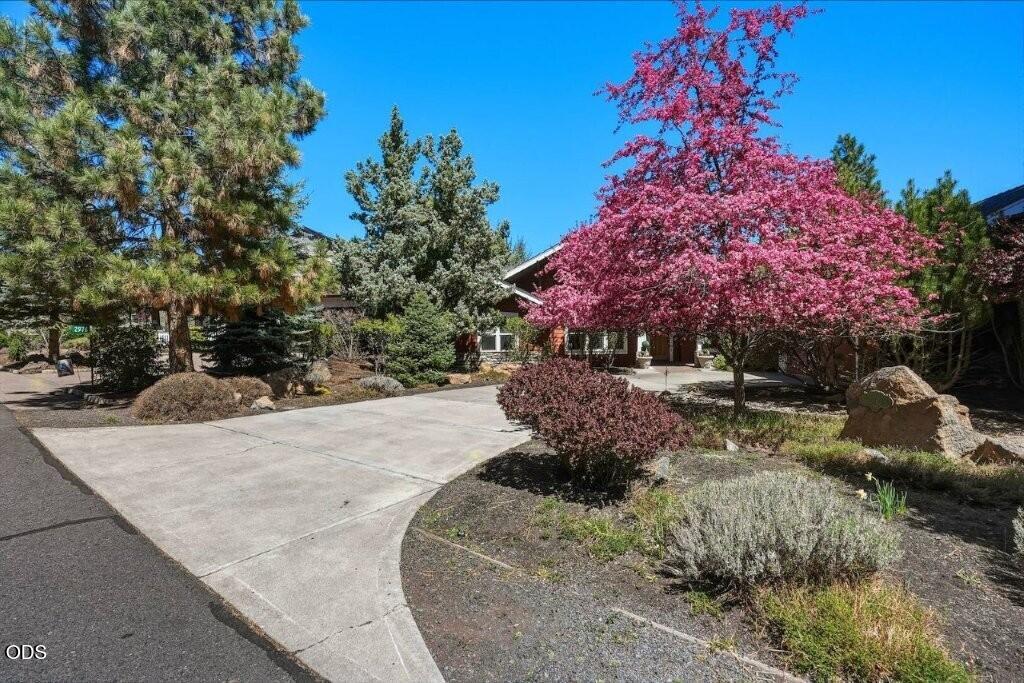 2964 NW Fairway Heights Drive