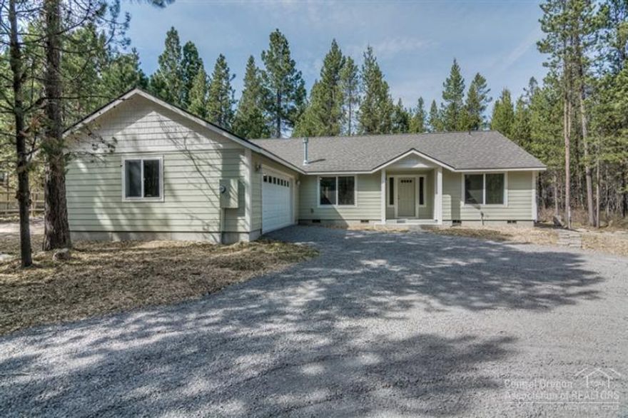 Brand new construction just completed! Across the street from the Big Deschutes River. Sits on a beautiful .5 acre lot. Community has 2 boat ramps, clubhouse, and river park. Easy access to the lakes, Mt. Bahcelor and minutes to Sunriver amenities. 1940 sq.ft., 3 bed, 2 bath. Master suite w/walk-in closet. Granite counterops w/travertine backsplash, slate flooring in master bath. Granite countertops w/travertine backsplash, slate flooring, stainless steel appliances in kitchen. Gas fireplace, slate entry.