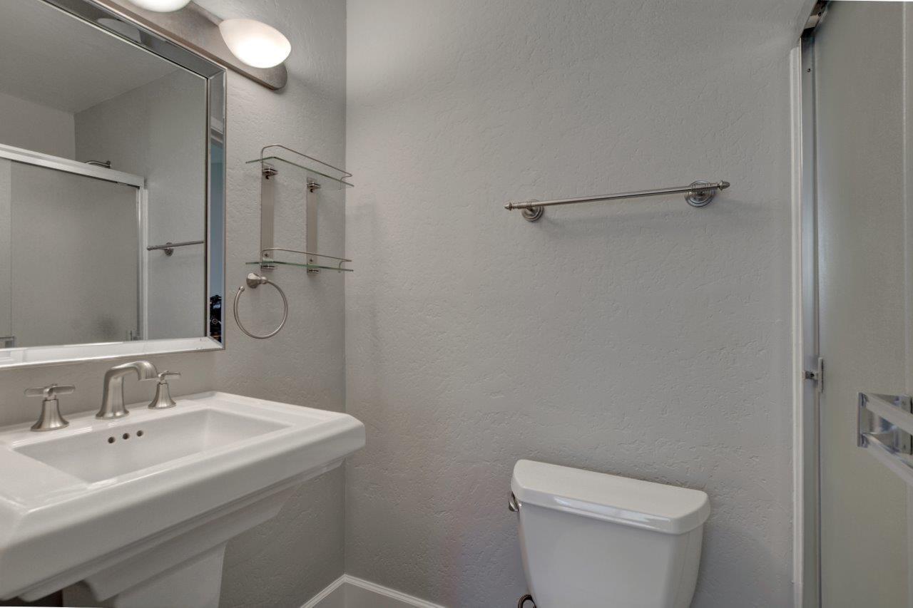 Country Club Manor - Residential