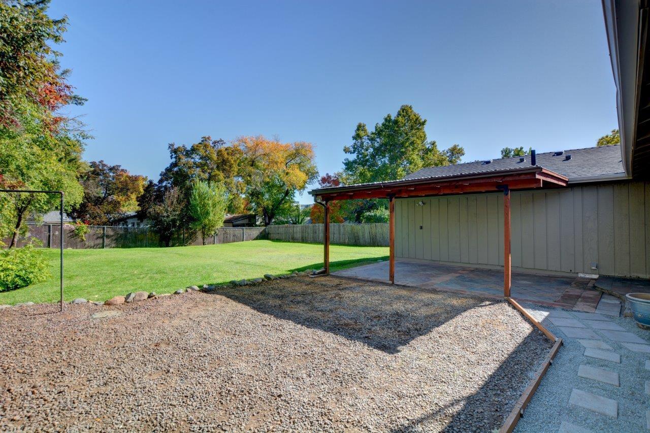 Country Club Manor - Residential