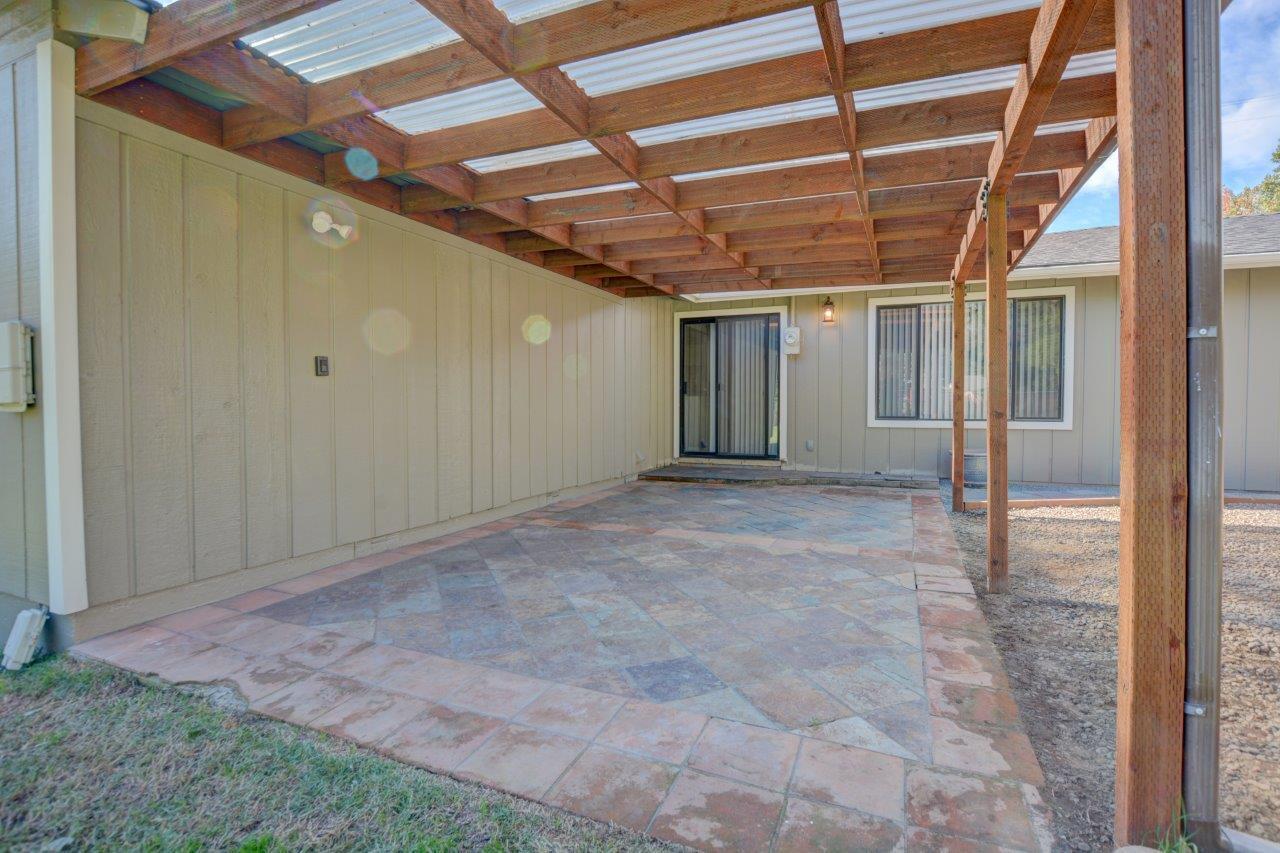 Country Club Manor - Residential