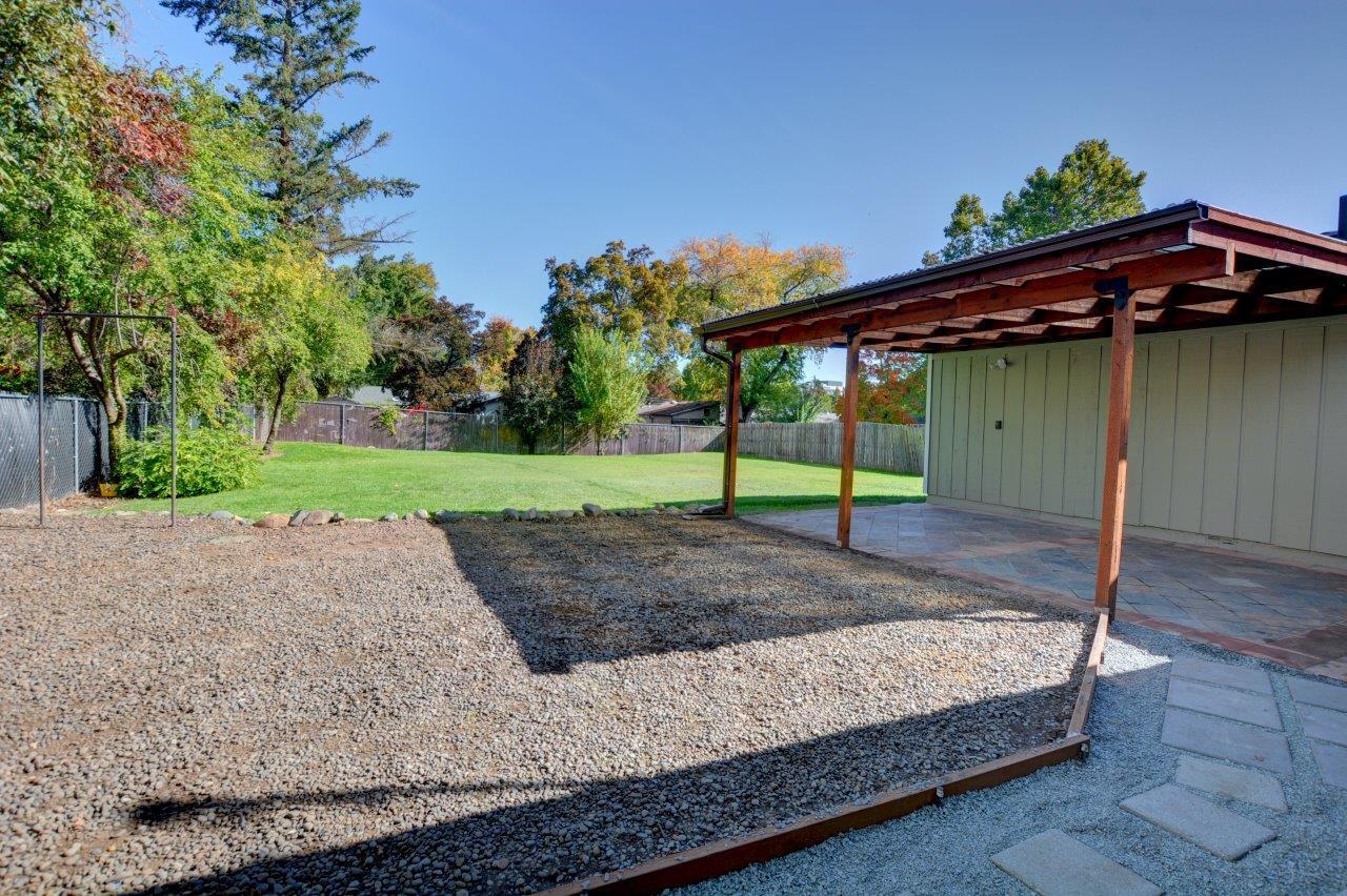 Country Club Manor - Residential