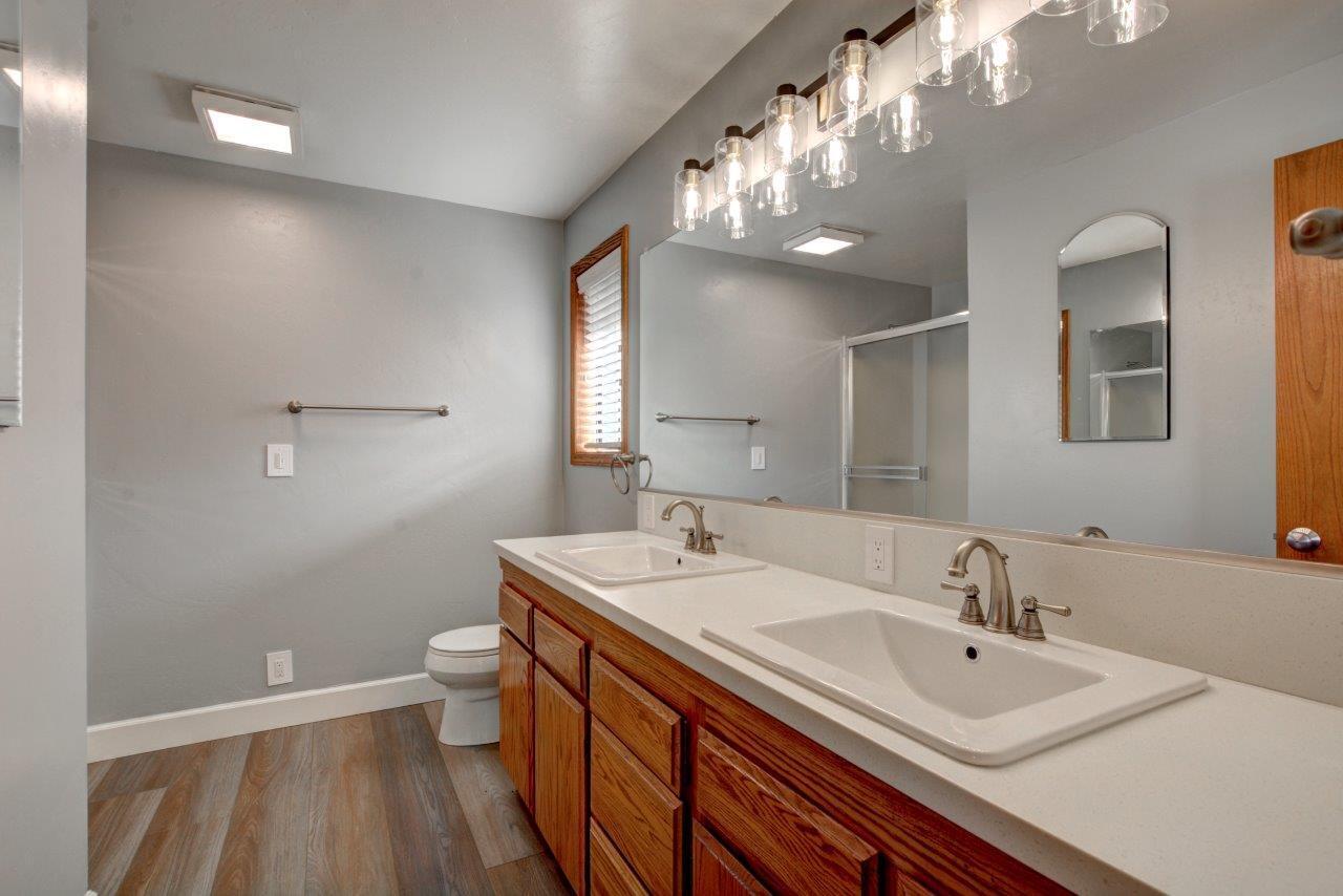 Country Club Manor - Residential