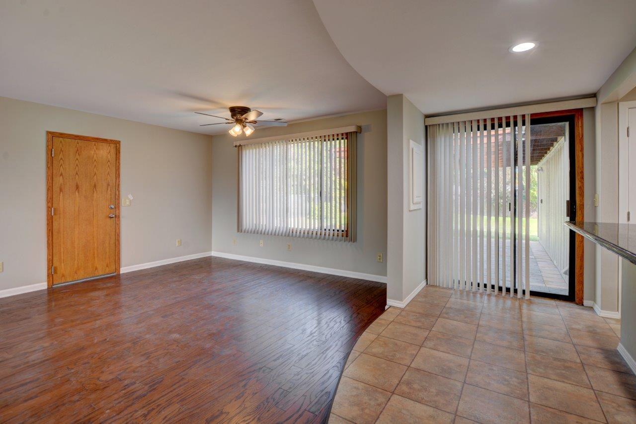 Country Club Manor - Residential