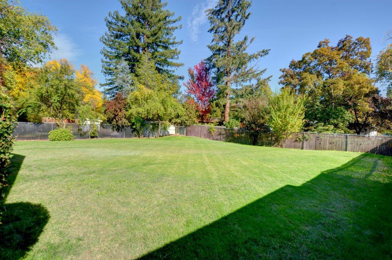 Country Club Manor - Residential