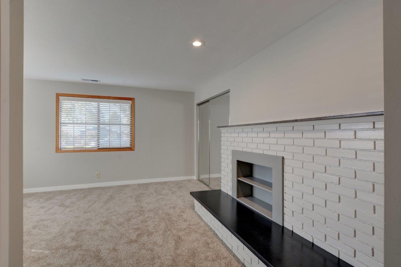 Country Club Manor - Residential