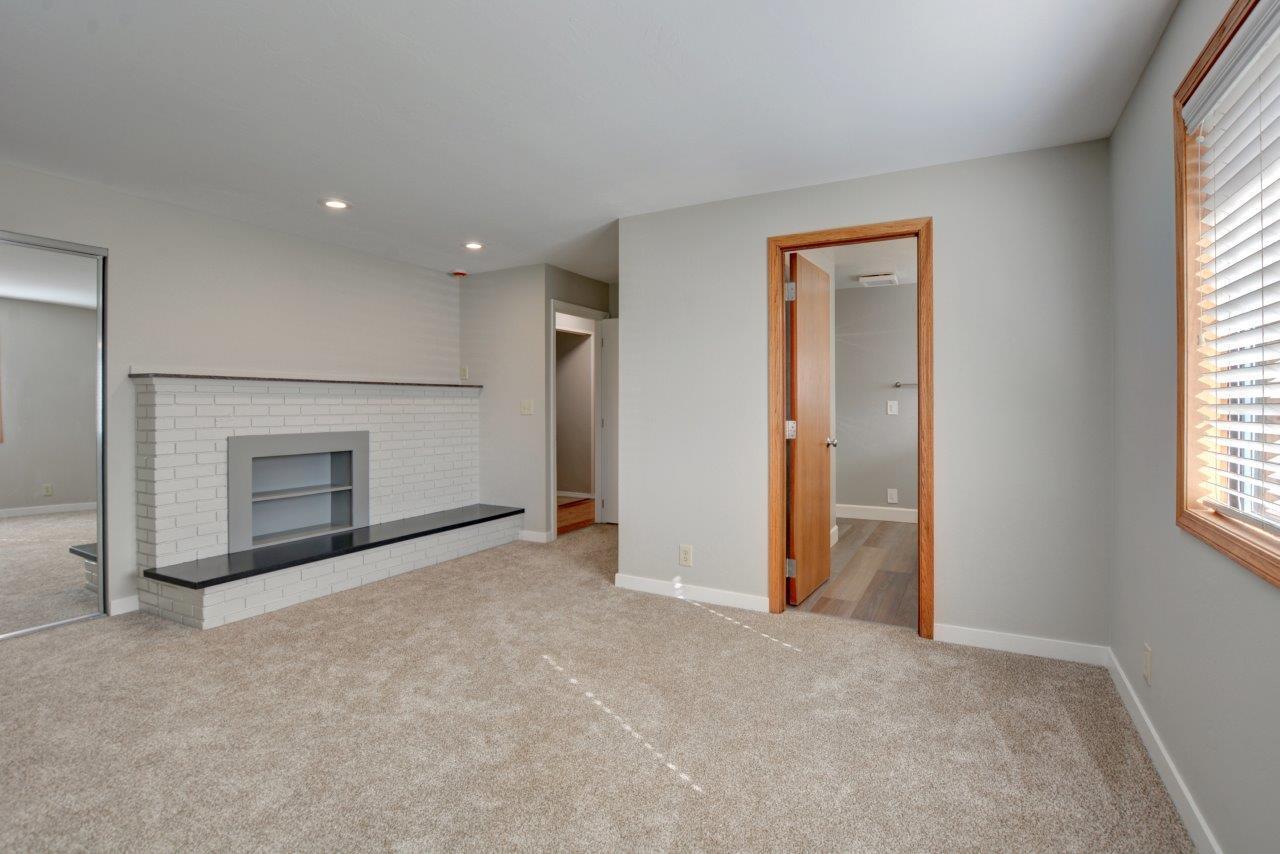 Country Club Manor - Residential