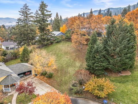 Photo of 0 Merrill Circle #1008, Ashland, OR 97520 (MLS # 220212375)