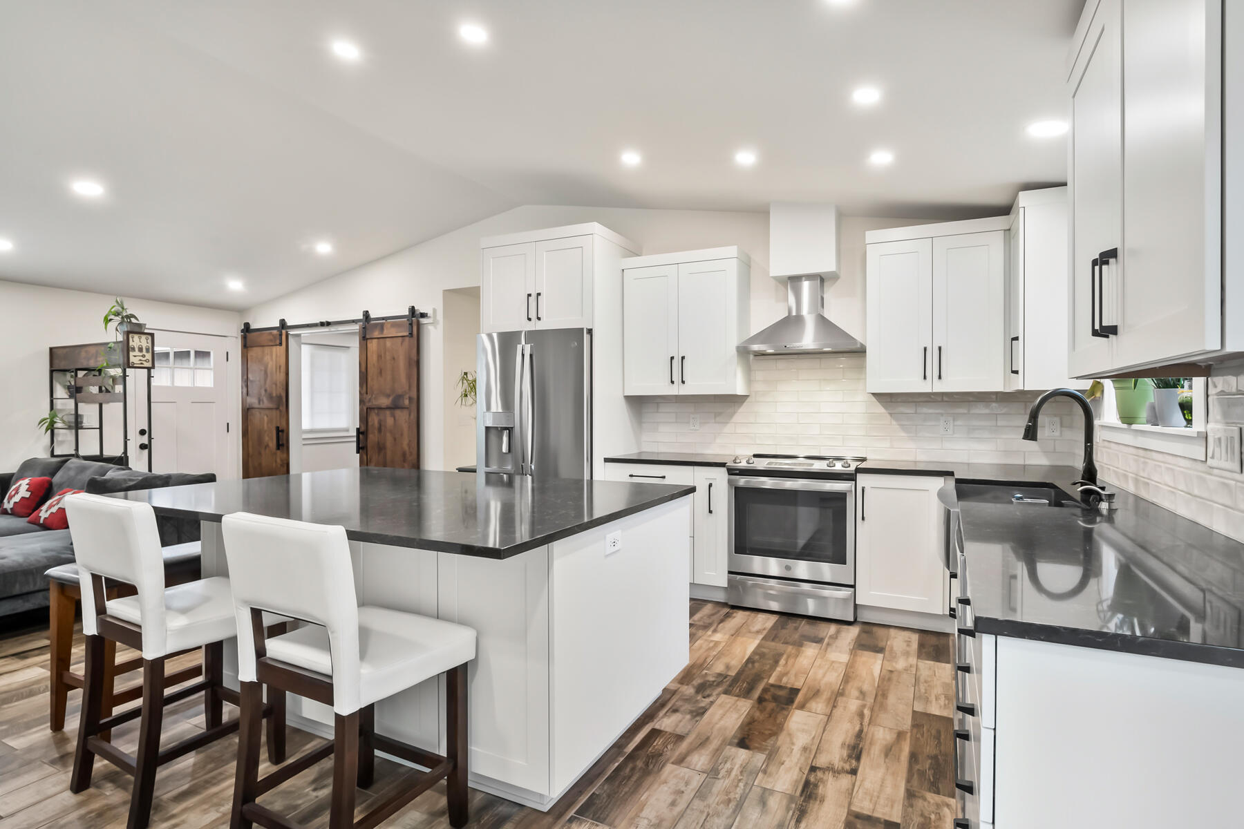 1710 NE Heavenly Court