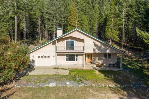 Photo of 4000 E Jones Creek Road, Grants Pass, OR 97526 (MLS # 220212472)