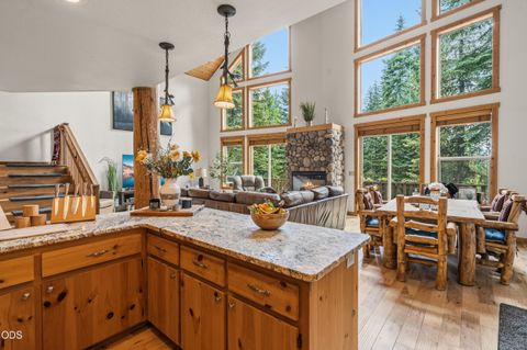 Tiny photo for 7608 Skycrest Drive, Klamath Falls, OR 97601 (MLS # 220224592)