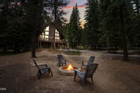 Tiny photo for 7608 Skycrest Drive, Klamath Falls, OR 97601 (MLS # 220224592)