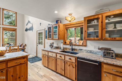 Tiny photo for 7608 Skycrest Drive, Klamath Falls, OR 97601 (MLS # 220224592)