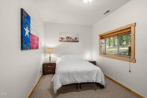 Tiny photo for 7608 Skycrest Drive, Klamath Falls, OR 97601 (MLS # 220224592)