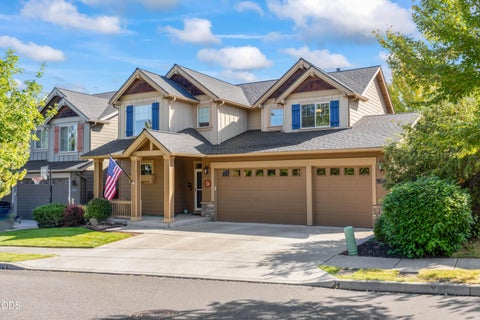Photo of 1247 NE Hudspeth Circle, Prineville, OR 97754 (MLS # 220228552)