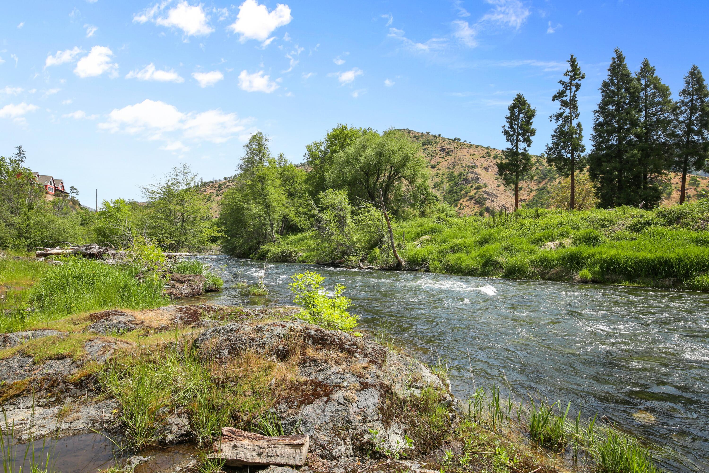 5900 Upper Applegate Road