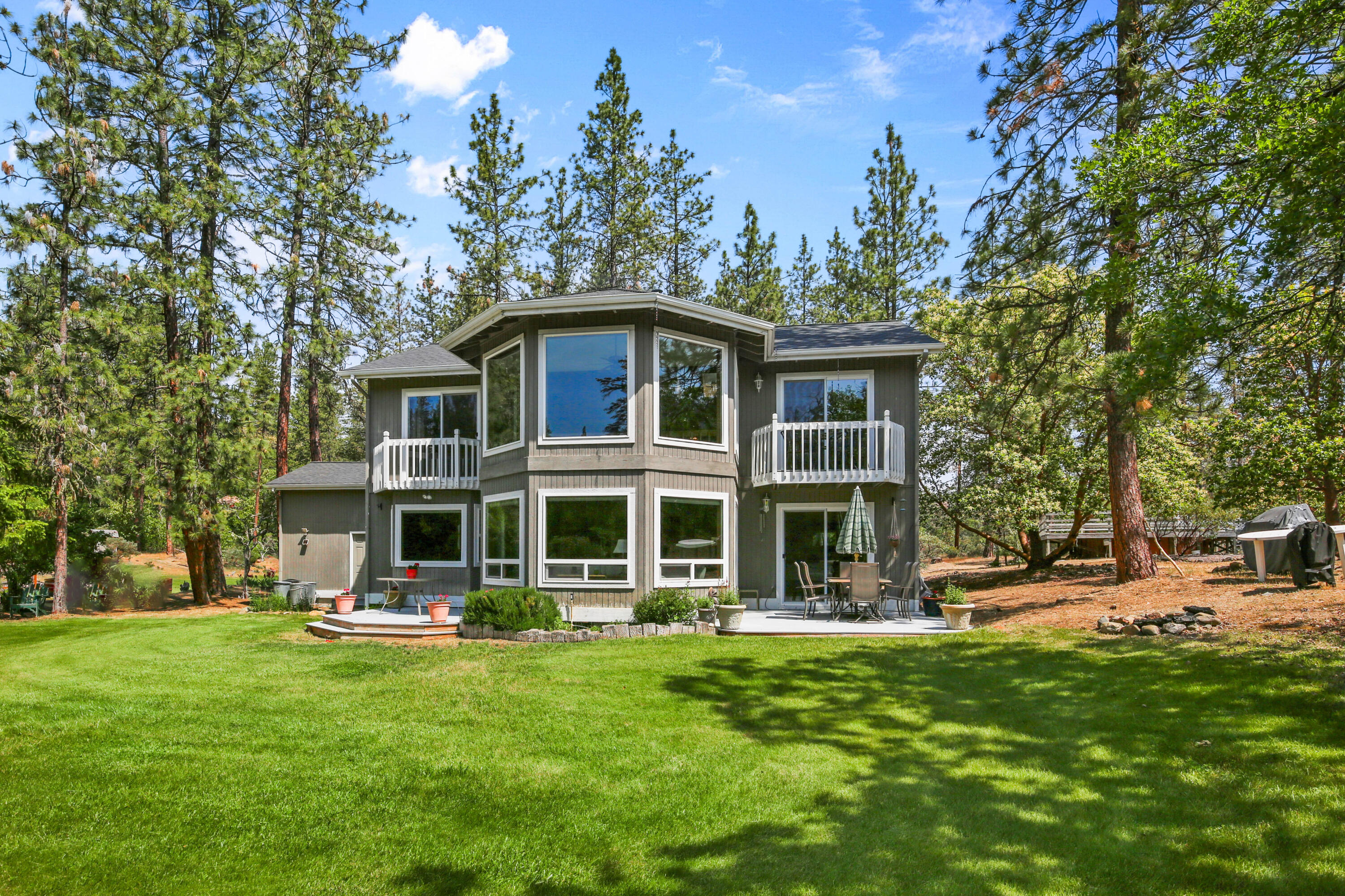 5900 Upper Applegate Road