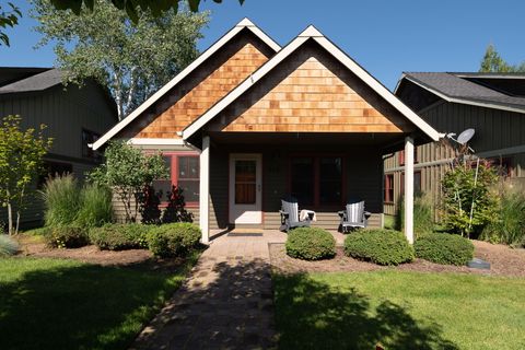 Tiny photo for 335 S Cottonwood Street, Sisters, OR 97759 (MLS # 220215710)