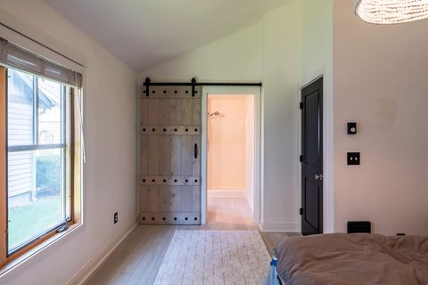 Tiny photo for 335 S Cottonwood Street, Sisters, OR 97759 (MLS # 220215710)