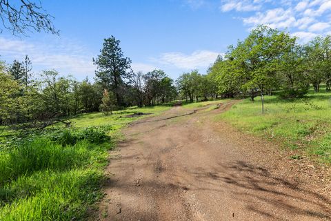 Tiny photo for 10300 N Applegate Road, Grants Pass, OR 97527 (MLS # 220219317)