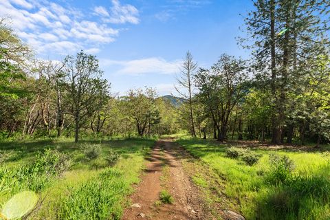 Tiny photo for 10300 N Applegate Road, Grants Pass, OR 97527 (MLS # 220219317)