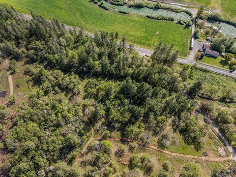 Tiny photo for 10300 N Applegate Road, Grants Pass, OR 97527 (MLS # 220219317)