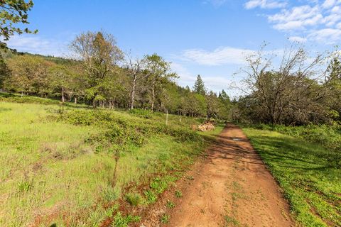 Tiny photo for 10300 N Applegate Road, Grants Pass, OR 97527 (MLS # 220219317)