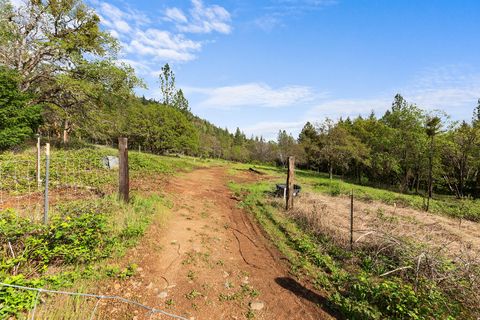 Tiny photo for 10300 N Applegate Road, Grants Pass, OR 97527 (MLS # 220219317)