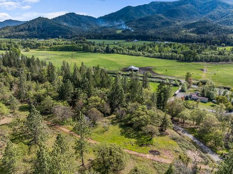 Tiny photo for 10300 N Applegate Road, Grants Pass, OR 97527 (MLS # 220219317)