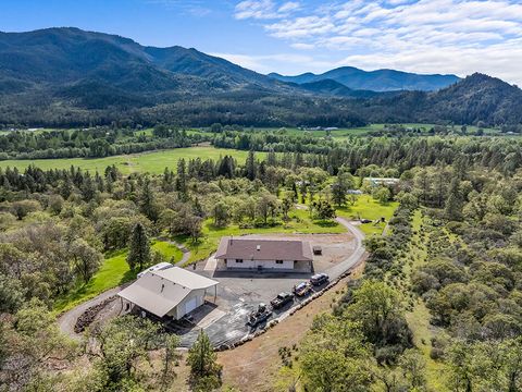 Photo of 10300 N Applegate Road, Grants Pass, OR 97527 (MLS # 220219317)