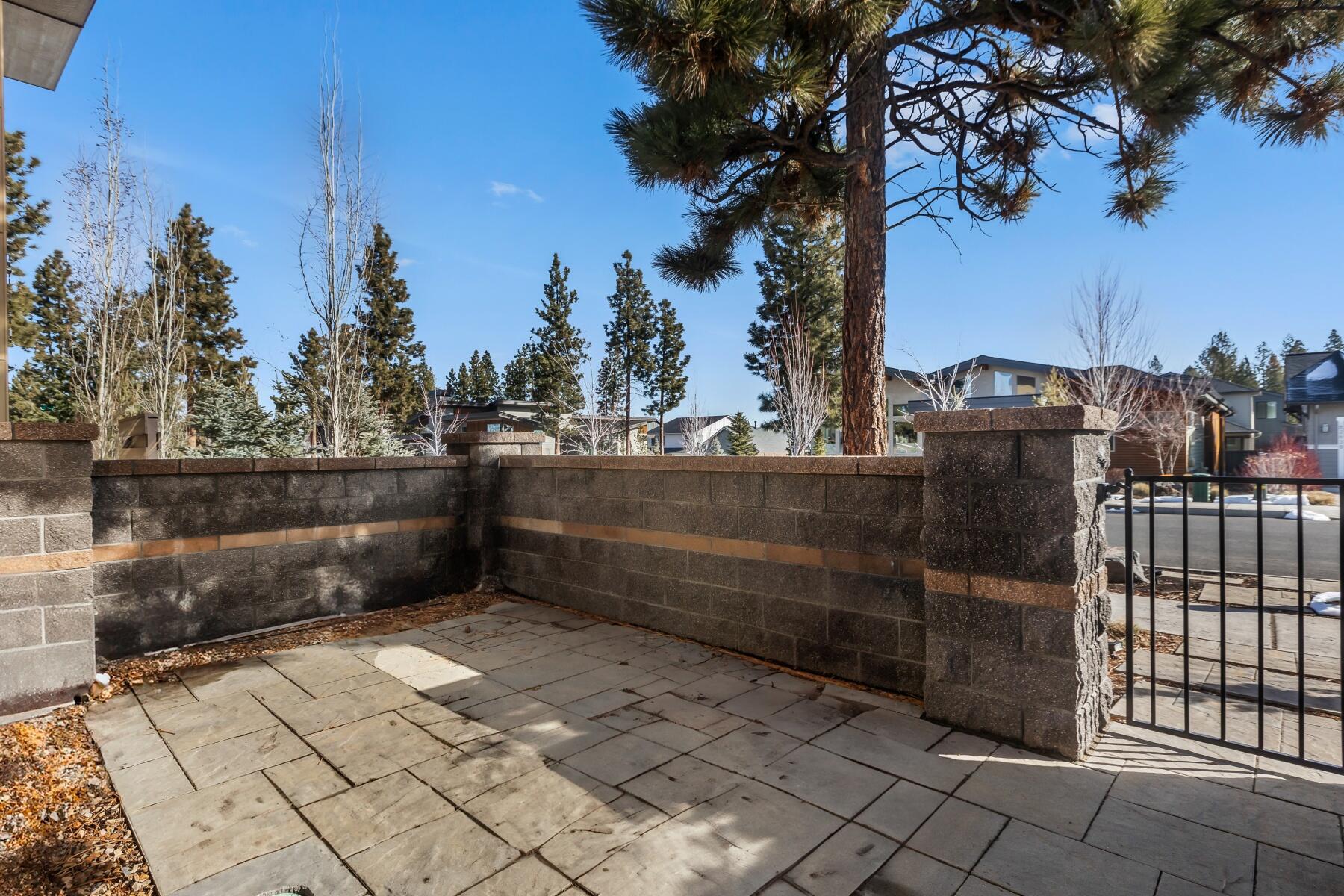 Three Pines Ridge - Residential