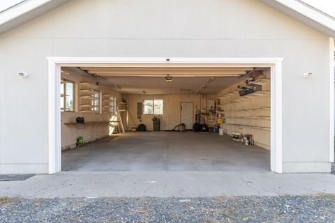 Tiny photo for 8104 Prairie Dog Drive, Bonanza, OR 97623 (MLS # 220211108)