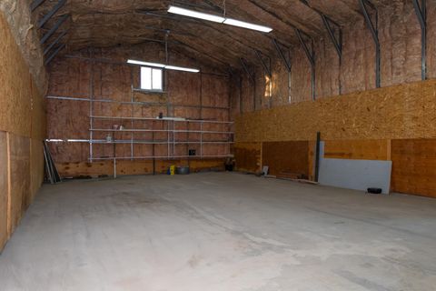 Tiny photo for 8104 Prairie Dog Drive, Bonanza, OR 97623 (MLS # 220211108)