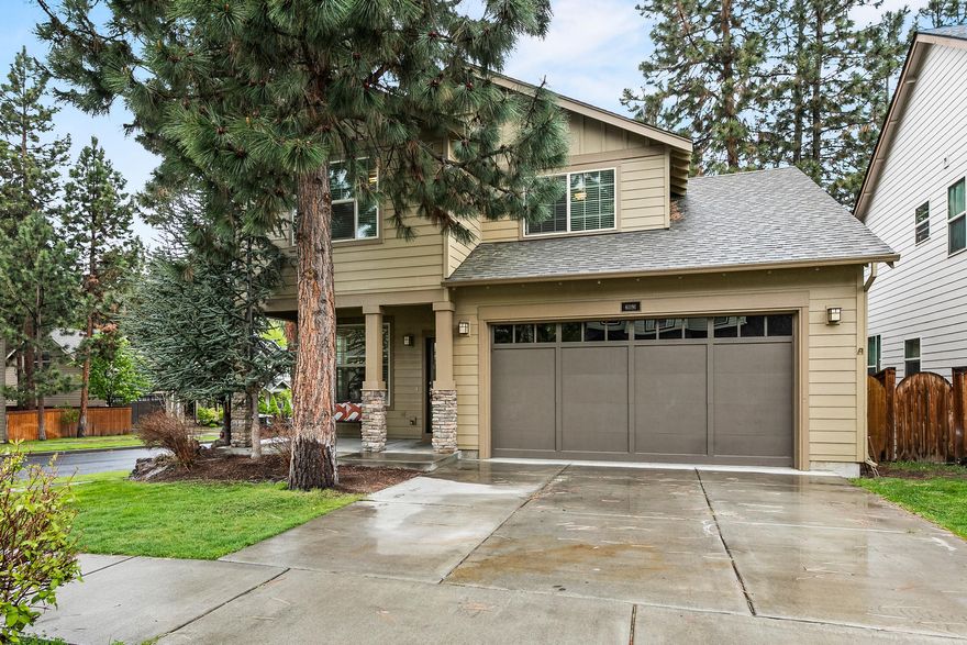 Bright and sunny corner lot, this spacious 3 BD, 2.5BA + den/office home has been well cared for and is move-in ready. This home features a great room, open kitchen with island, vaulted ceilings, large windows,and gas fireplace. Hardwood floors in foyer, dining room and kitchen. The yard is fully fenced with a deck and mature pine trees. Close to Old Mill, river trails, park and schools.  Owner is a licensed agent in Oregon.