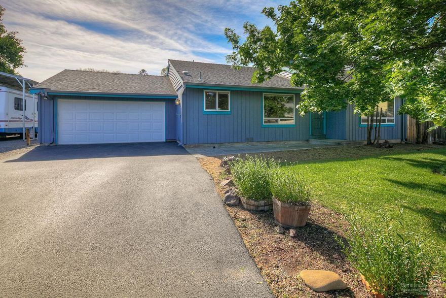 Great location! Get it before it's gone! Well maintained 3bed/2bath home with a nice floor plan and loft nestled in a quiet cul-de-sac. Bring your toys to this .31 acre lot. Mature trees large privacy fenced backyard.