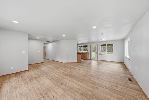 Tiny photo for 15905 Pine Lane, La Pine, OR 97739 (MLS # 220219919)