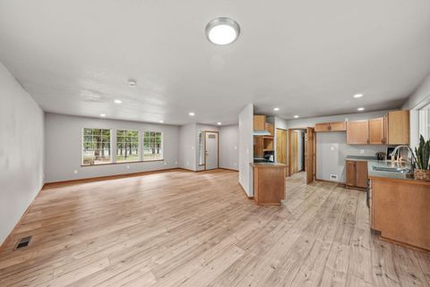 Tiny photo for 15905 Pine Lane, La Pine, OR 97739 (MLS # 220219919)