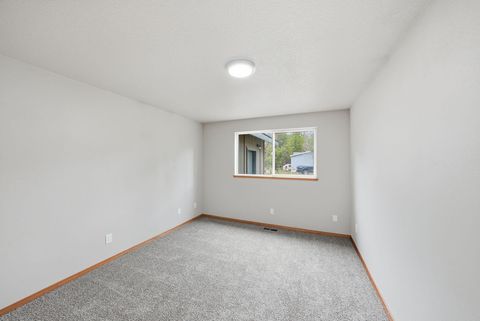 Tiny photo for 15905 Pine Lane, La Pine, OR 97739 (MLS # 220219919)