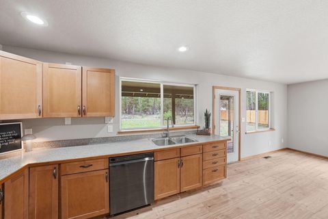 Tiny photo for 15905 Pine Lane, La Pine, OR 97739 (MLS # 220219919)