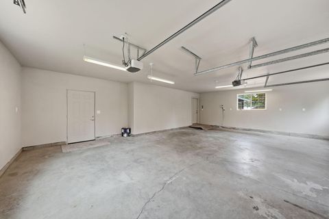 Tiny photo for 15905 Pine Lane, La Pine, OR 97739 (MLS # 220219919)