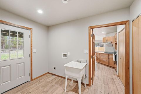 Tiny photo for 15905 Pine Lane, La Pine, OR 97739 (MLS # 220219919)